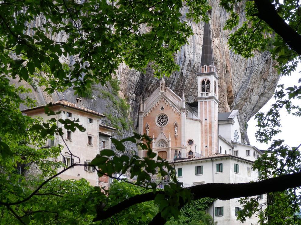 Madonna della Corona con il Giardino di casa Biasi